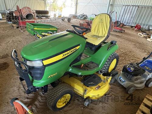 John Deere X540 Mower 