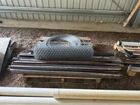 QUANTITY STEEL POSTS FENCING - picture0' - Click to enlarge