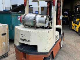 3ton Nissan Stubby LPG - picture1' - Click to enlarge