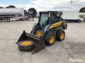 New Holland L175 Wheeled Skid Steer - picture1' - Click to enlarge