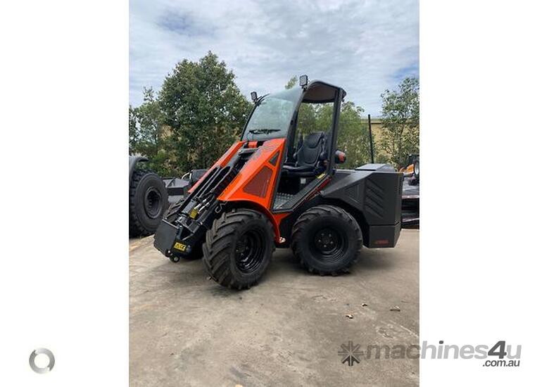 caption 2023 Cast 40XD Mini Loader | 1550kg Lifting Capacity