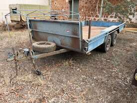 Tandem Box Trailer with Removable Hurdle Frame -Year 1989 - picture0' - Click to enlarge