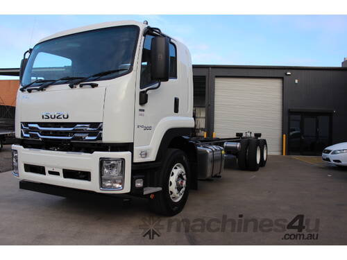 2023 ISUZU FVL 240/300 CAB CHASSIS 6X2 AUTOMATIC WITH FULL FACTORY WARRANTY