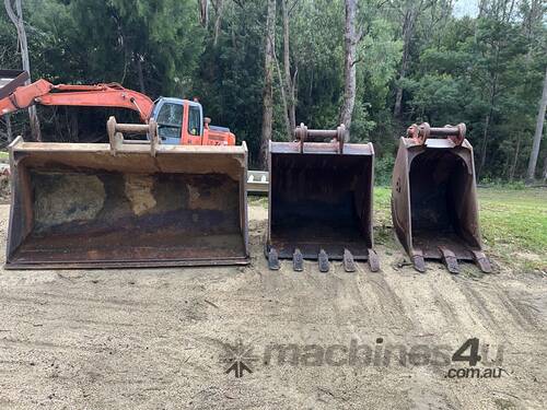 USED EXCAVATOR BUCKETS