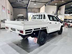 2018 Toyota Hilux SR Diesel - picture1' - Click to enlarge