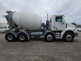 2021 Freightliner FLX   8x4 Concrete - Agitator - picture0' - Click to enlarge