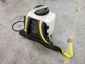 Ryobi Backpack Sprayer - picture0' - Click to enlarge