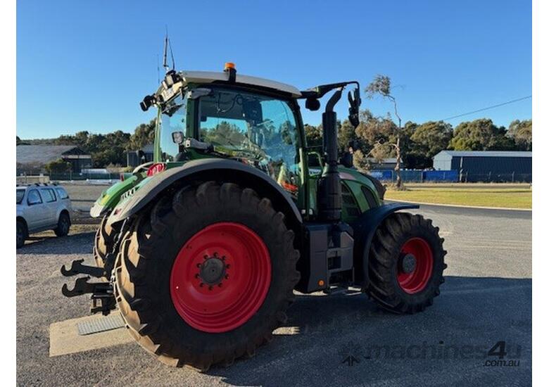caption 2019 Fendt 718 Power Plus Row Crop Tractors