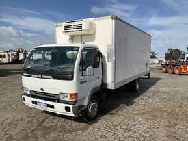 2006 Nissan UD MK175 Refrigerated Pantech - picture1' - Click to enlarge