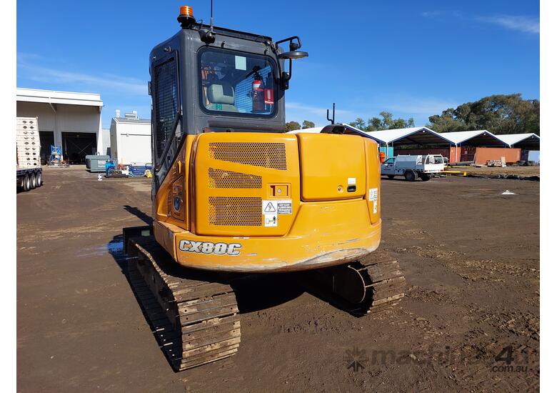 caption 2018 CASE - CX80C