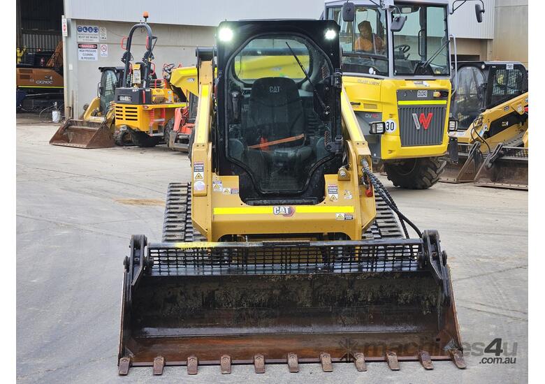 caption USED 2021 CAT 259D3 TRACK LOADER WITH FULL SPEC, 4 IN 1 BUCKET AND 1090 HOURS