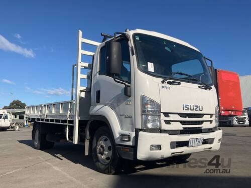 2016 Isuzu FRR 107-210 Table Top