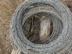 FENCING OLD BARB WIRE - picture0' - Click to enlarge