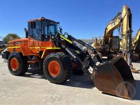 Doosan DL250TC - picture0' - Click to enlarge