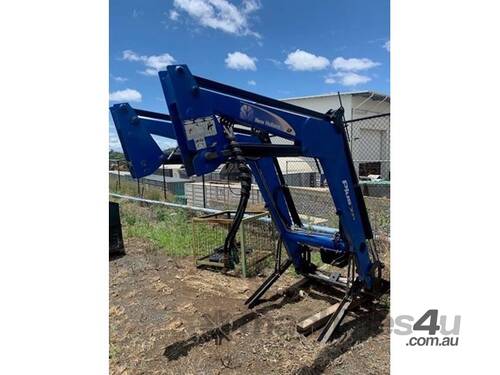caption 2007 New Holland AP41 PLUS Front End Loader - AUS Hitch