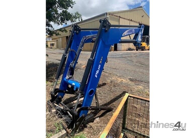 caption 2007 New Holland AP41 PLUS Front End Loader - AUS Hitch