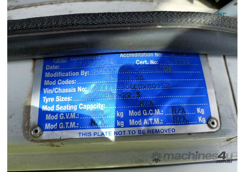caption 2014 Iveco Acco 6x4 Side Loader Garbage Compactor (Council Asset)
