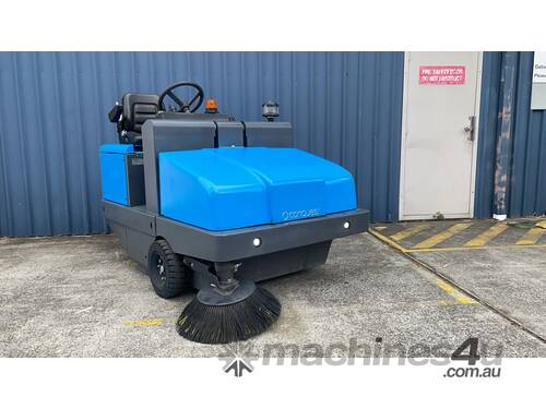 caption Conquest - PB155LPG Sweeper in Excellent Condition (Used cleaning equipment) *QLD