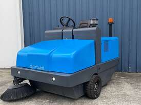 Conquest - PB155LPG Sweeper in Excellent Condition (Used cleaning equipment) *QLD  - picture0' - Click to enlarge