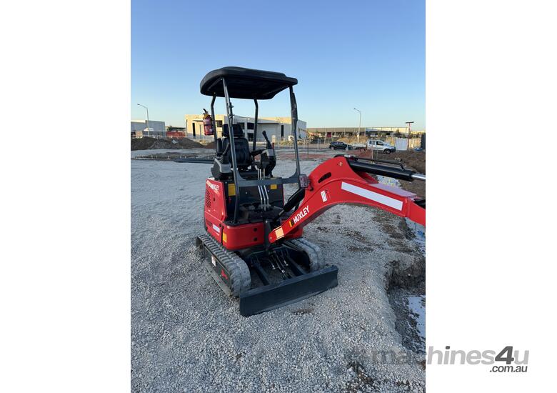 caption *NEW* HUXLEY 2 Ton Excavator