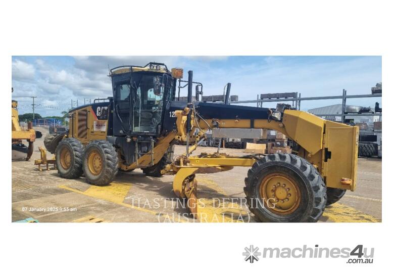 caption CAT 12M Motor Graders