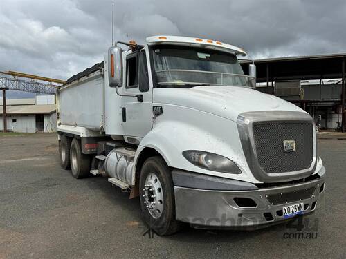 caption 2014 CATERPILLAR CT 610 RIGID TIPPER