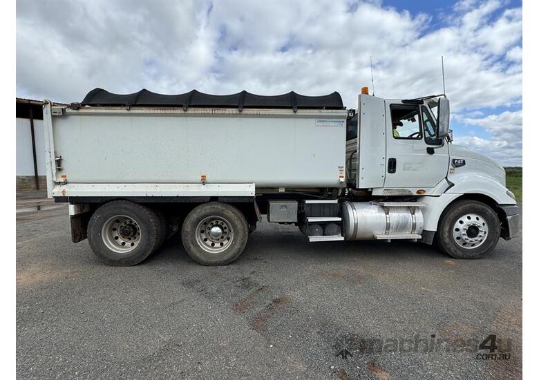 caption 2014 CATERPILLAR CT 610 RIGID TIPPER