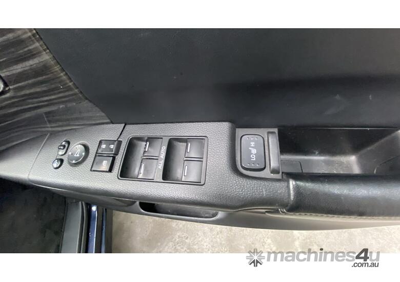 caption 2015 Honda Odyssey VTi-L Wagon Petrol (Auto)
