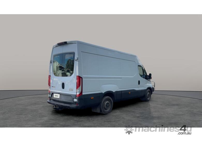 caption 2016 Iveco Daily Van