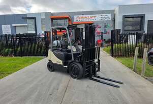 Crown Forklift 2.5T Container Mast with Tyne Positioners(Unit#:AU403)