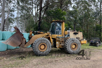 Komatsu WA420-1 Loader/Tool Carrier Loader