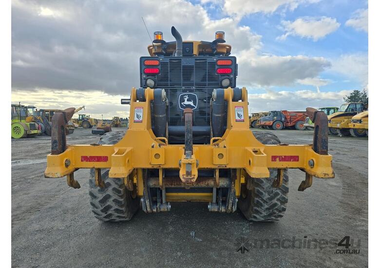 2019 John Deere 872Gp