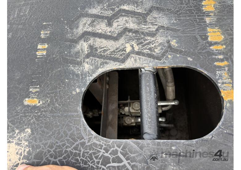 2024 Stonestar 4 Row of 8 Deck Widener Low Loader