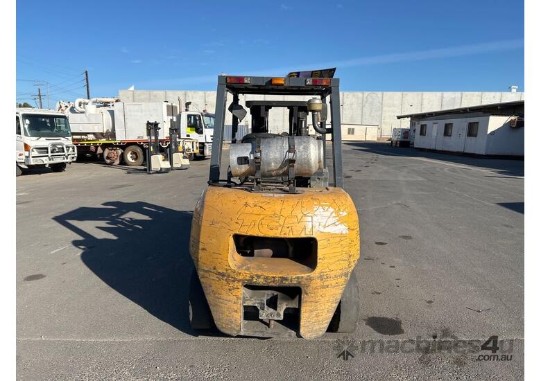 caption TCM FG40T9 Counter Balance Forklift