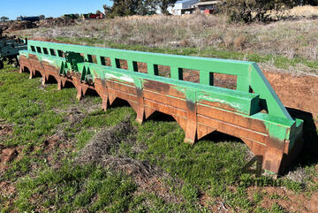 Unknown Bed Shaper Hillers/Bed Rollers Tillage Equip