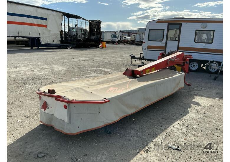 caption Kuhn GMD3110-FF Disc Mower