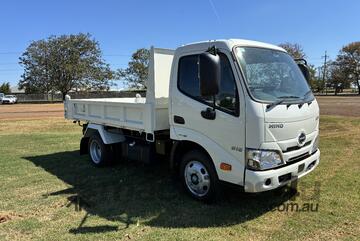 2025 Hino 616 AT 2525 STD TIP PRO Tipper