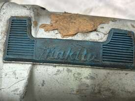 Makita AN942 Pneumatic Framing Nailer - picture0' - Click to enlarge