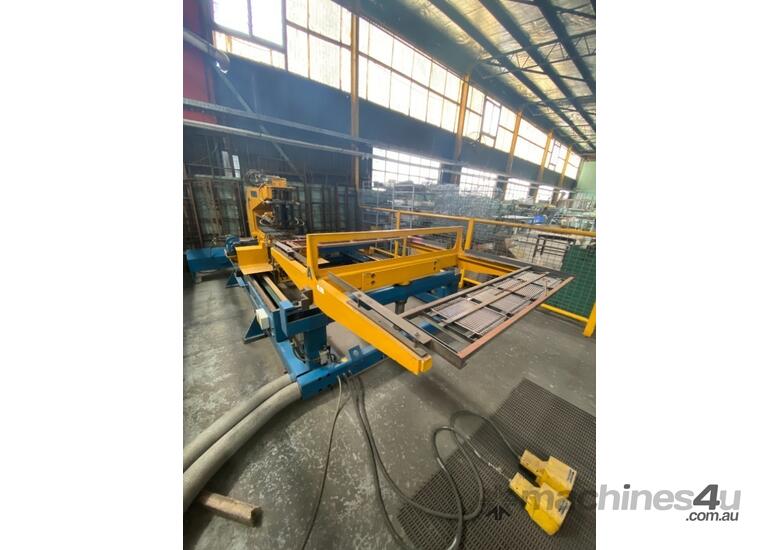 1999 Clifford Industries Versa Weld