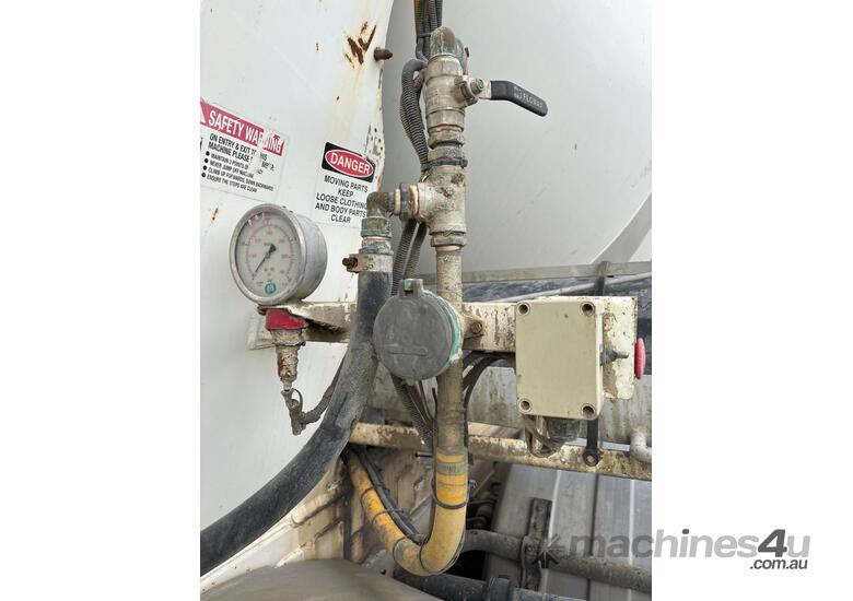 2018 Freightliner CL 112 Concrete Agitator