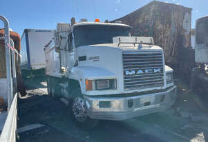 2001 Mack CH Fleetliner Tipper