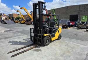 2007 KOMATSU FD25T16 Reliable Strong Performer