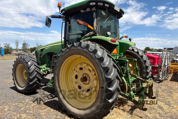 John Deere   8225R Tractor