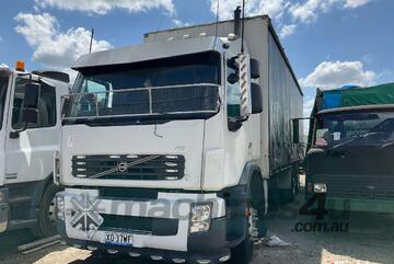 2007 Volvo FE320 Curtain Side Body