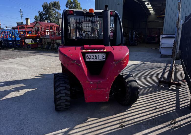 2016 Used 4WD 3 ton Bomaq Rough Terrain Forklift image 4