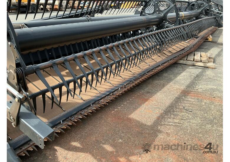 2016 MacDon FD145 FlexDraper Header Comb