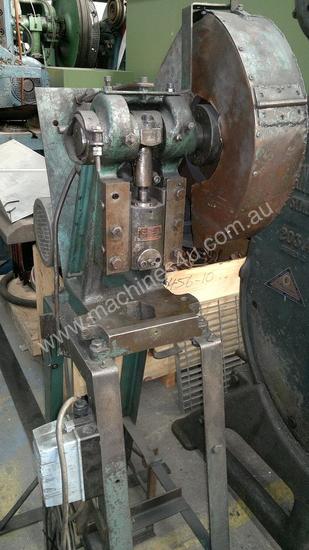 caption Fred Milnes & Co 2.5T Mechanical C Frame Press