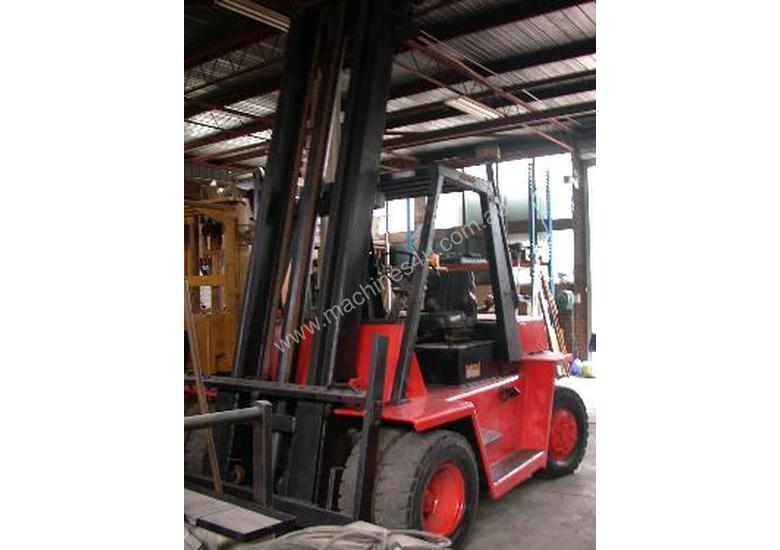 caption V140D