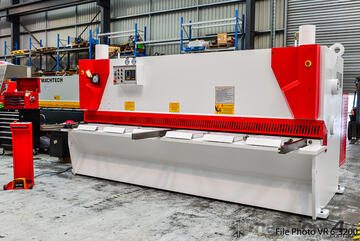   Machtech VR8-4000A Hydraul. Guillotine