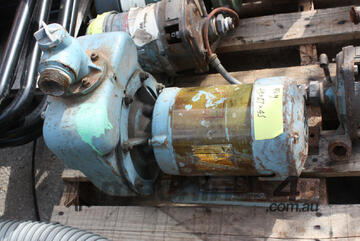 Self priming pump 1 1/2
